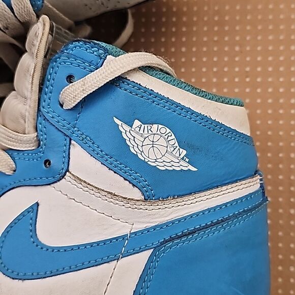 Nike shoes 1 retro high size 7y